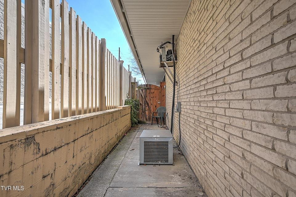 Photo #14: 2165 Euclid Avenue