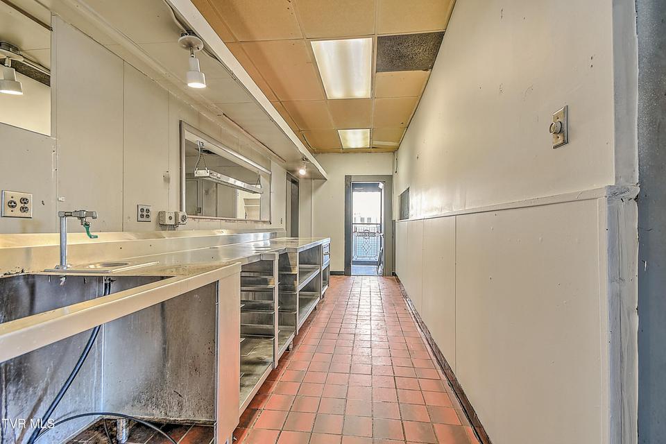 Photo #35: 2165 Euclid Avenue