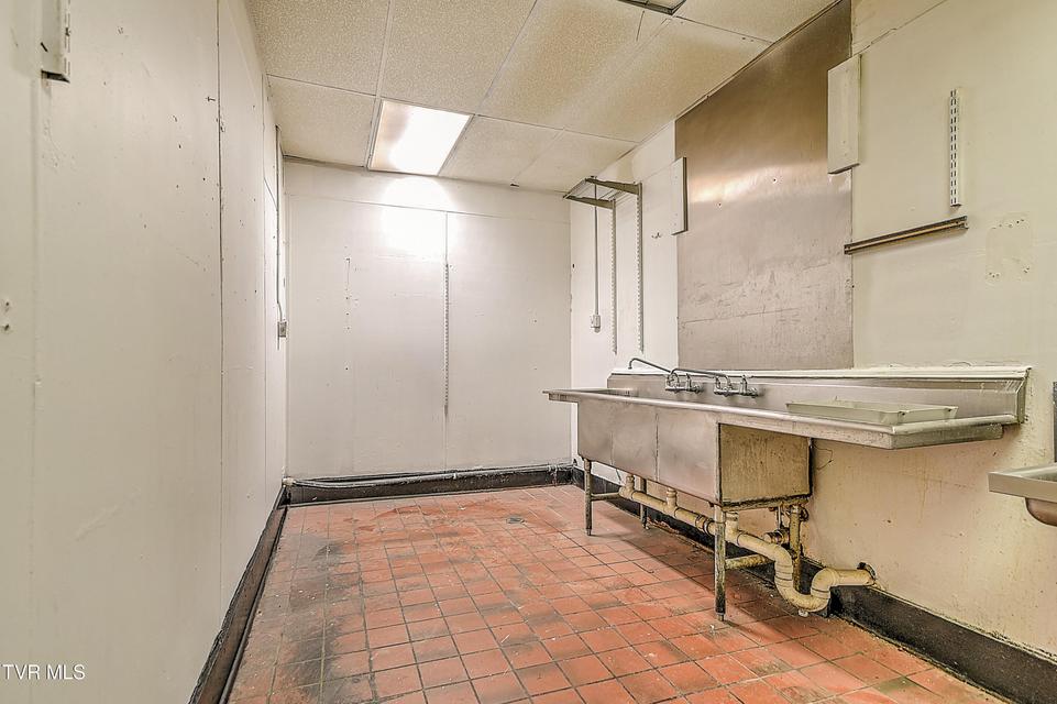 Photo #42: 2165 Euclid Avenue