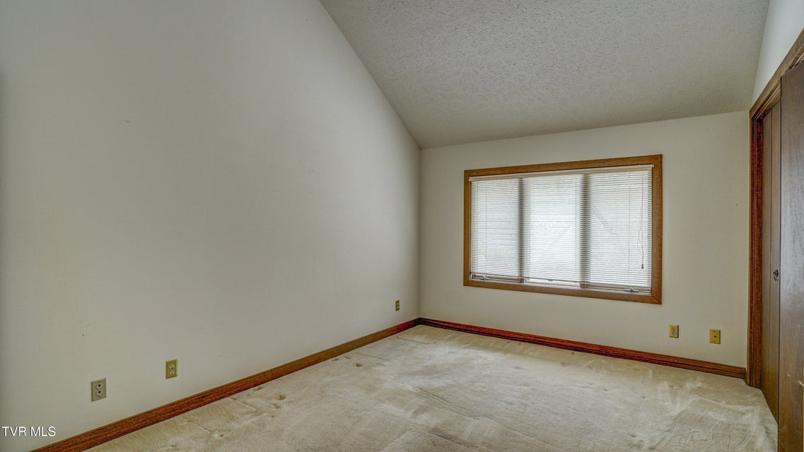 Photo #47: 120 Columbine Road