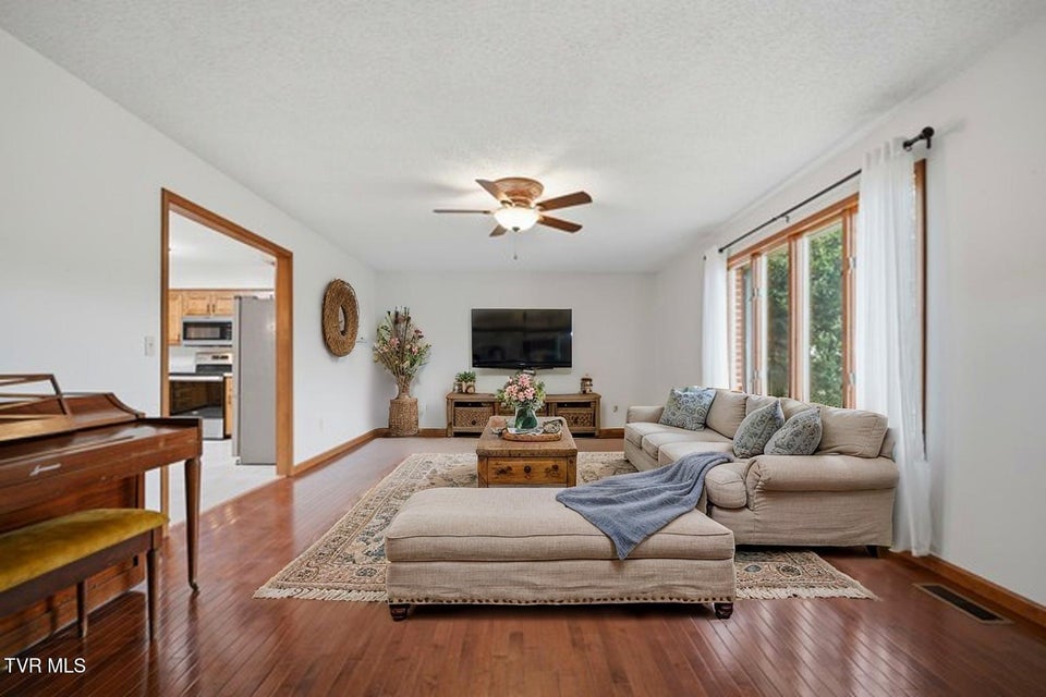 Photo #12: 17304 Mary Lee Drive