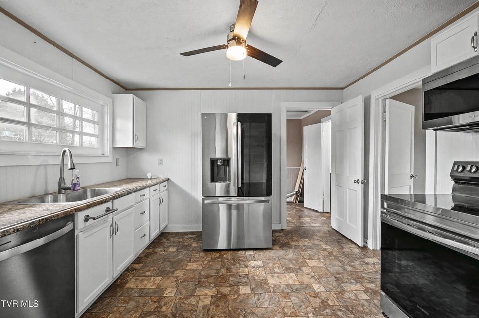 Photo #14: 109 Clear Springs Road