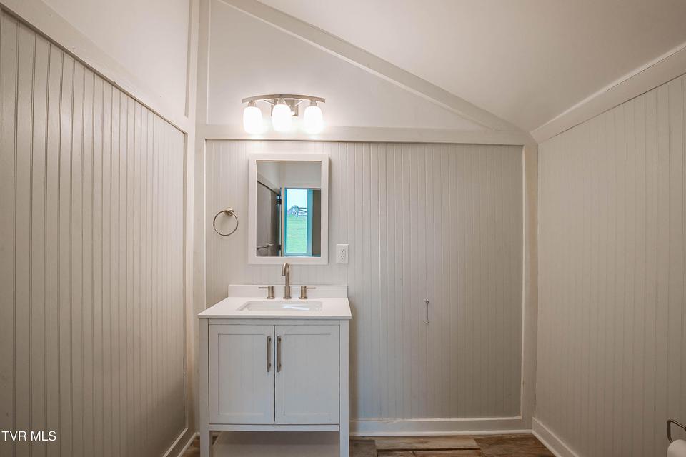 Photo #27: 109 Clear Springs Road