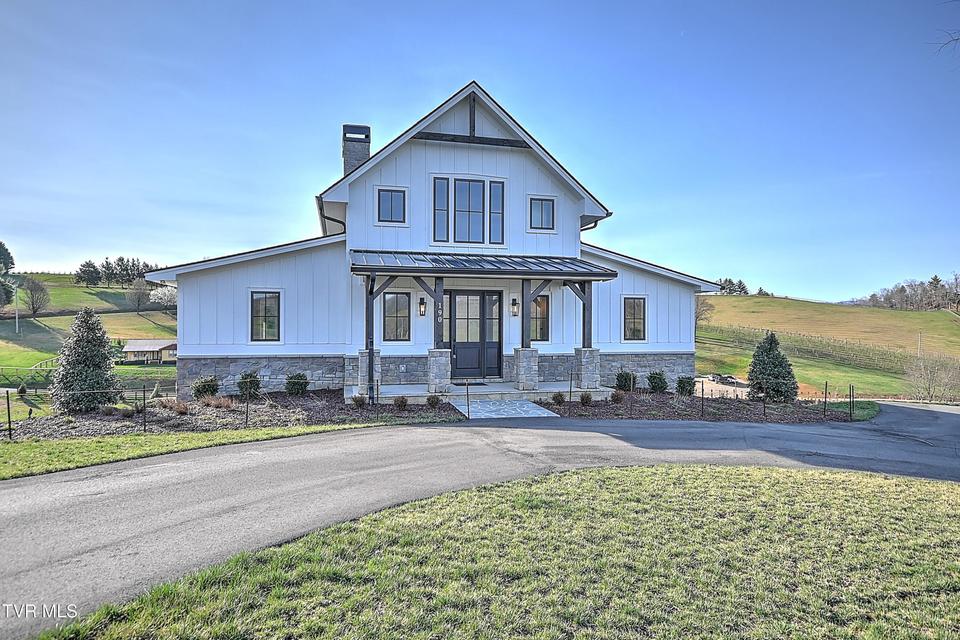 Photo #4: 190 Farmhouse Village Trail