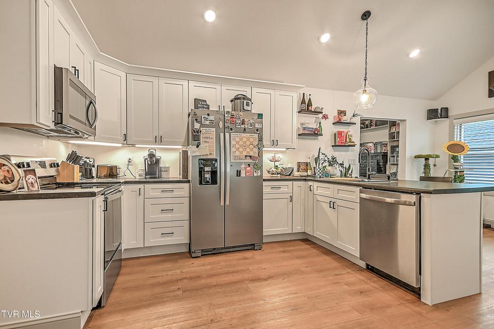 Photo #8: 1617 Woodside Drive