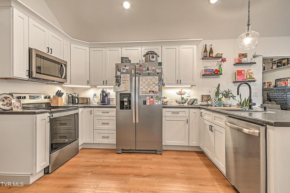 Photo #10: 1617 Woodside Drive