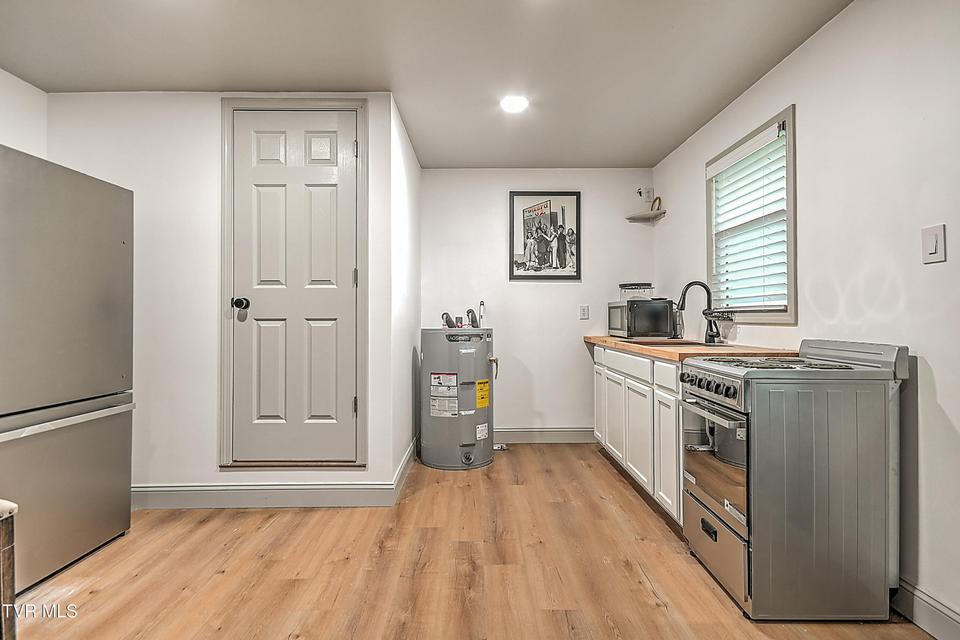 Photo #21: 1617 Woodside Drive