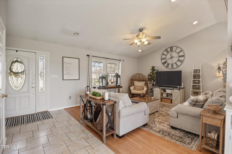 Photo #8: 107 Steven Lane