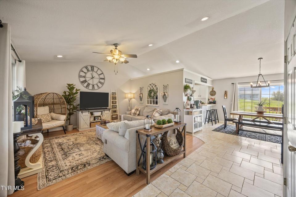 Photo #9: 107 Steven Lane