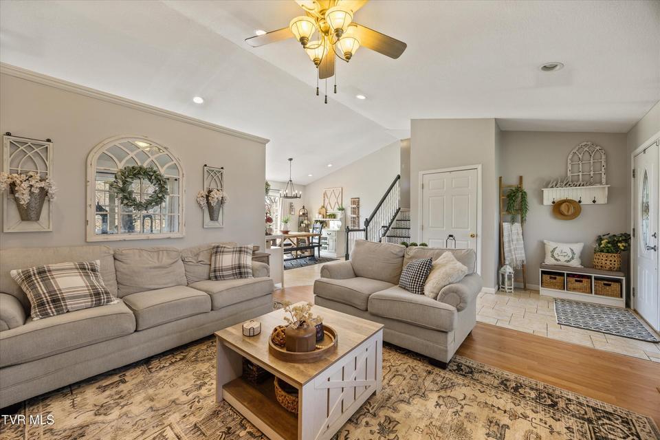 Photo #12: 107 Steven Lane