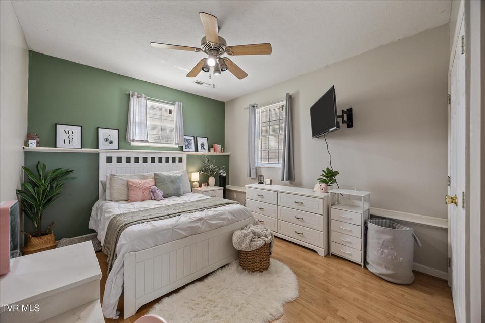 Photo #31: 107 Steven Lane