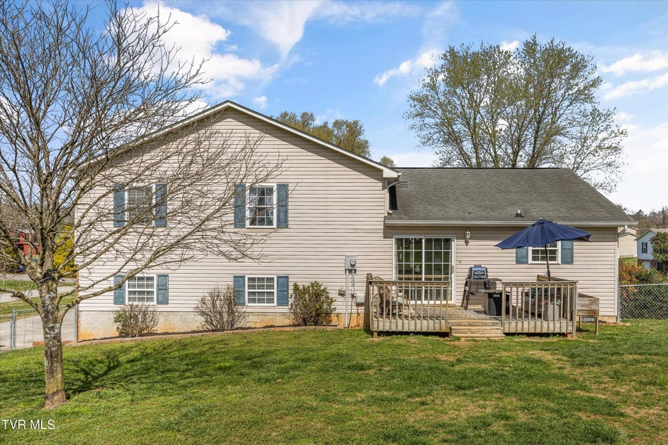 Photo #37: 107 Steven Lane