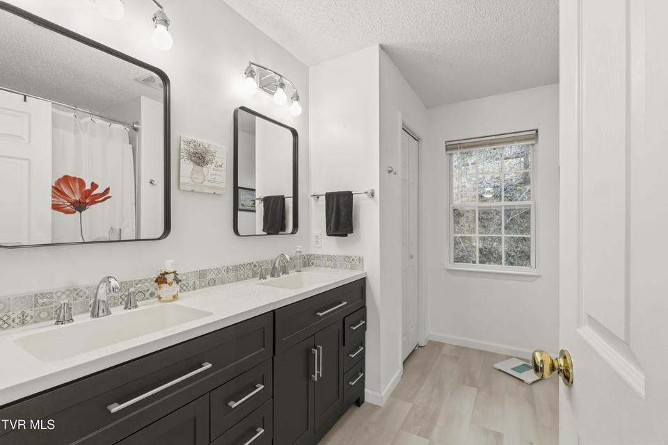 Photo #31: 144 Kelsey Peterson Road