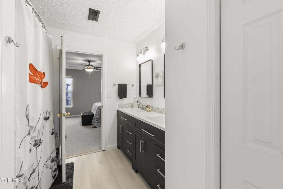 Photo #32: 144 Kelsey Peterson Road