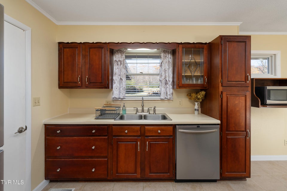 Photo #31: 5010 Newport Highway