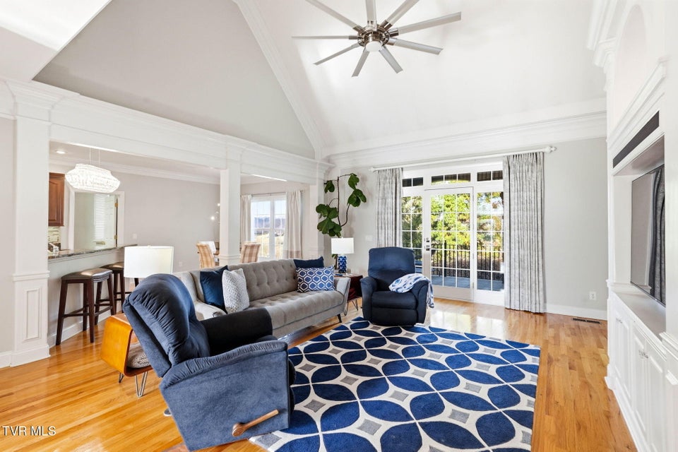 Photo #11: 122 Chestnut Ridge Drive