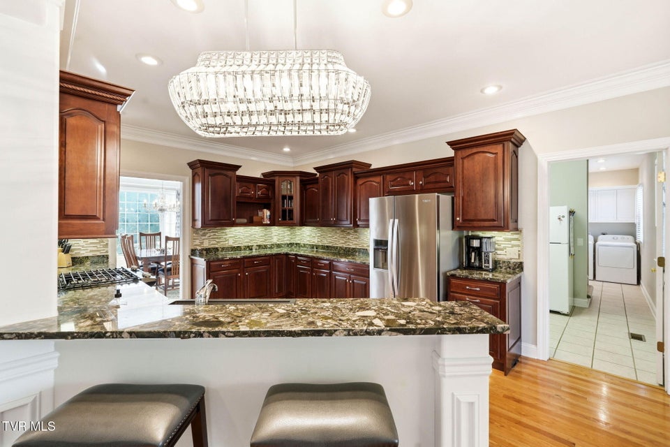 Photo #15: 122 Chestnut Ridge Drive