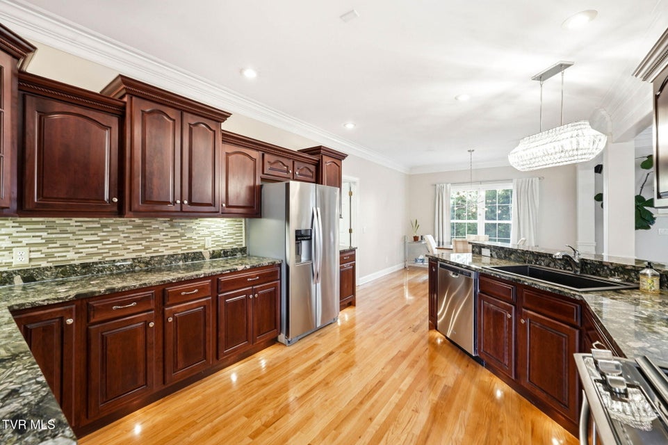 Photo #17: 122 Chestnut Ridge Drive