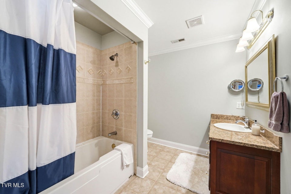 Photo #37: 122 Chestnut Ridge Drive