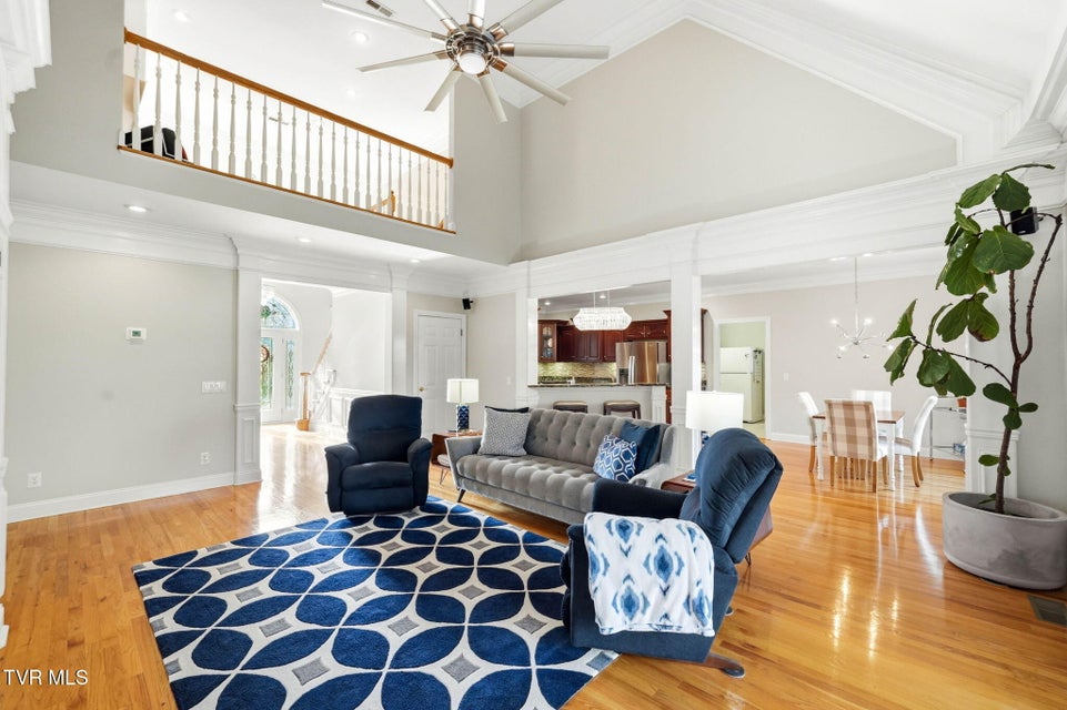 Photo #8: 122 Chestnut Ridge Drive