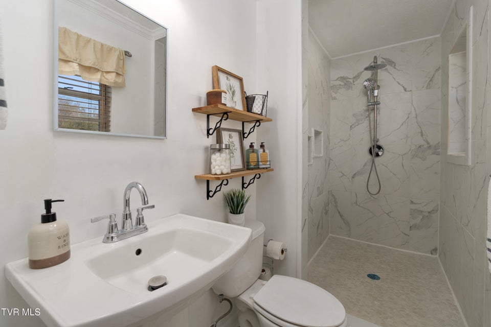 Photo #66: 5010 Newport Highway