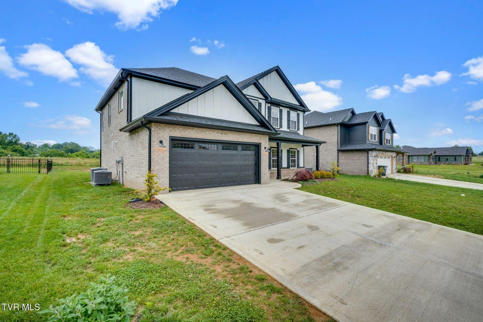 Photo #2: 812 Dolen Place