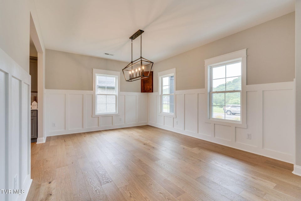 Photo #7: 812 Dolen Place