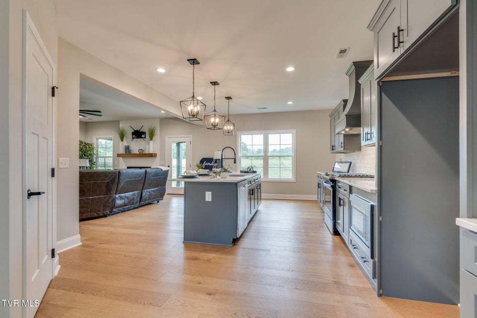 Photo #17: 812 Dolen Place