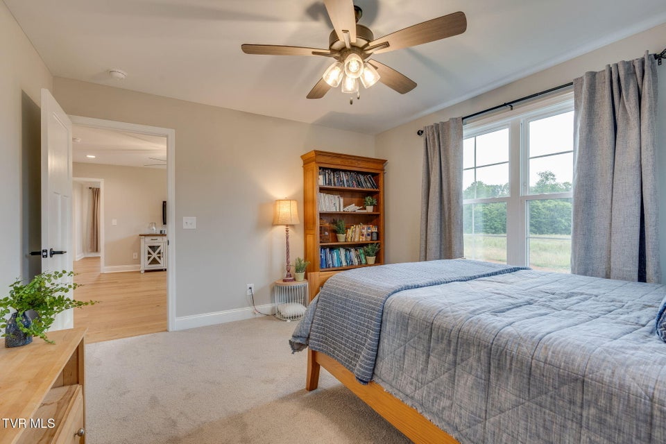 Photo #35: 812 Dolen Place