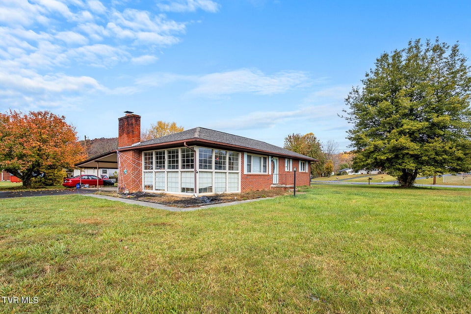 Photo #4: 200 Fairacres Drive