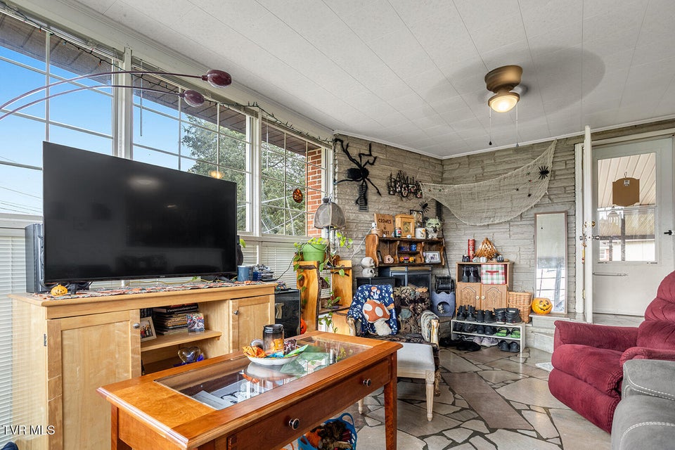 Photo #18: 200 Fairacres Drive