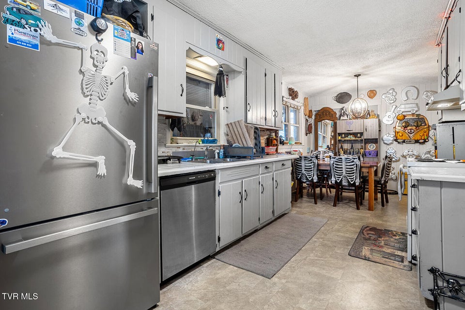 Photo #23: 200 Fairacres Drive