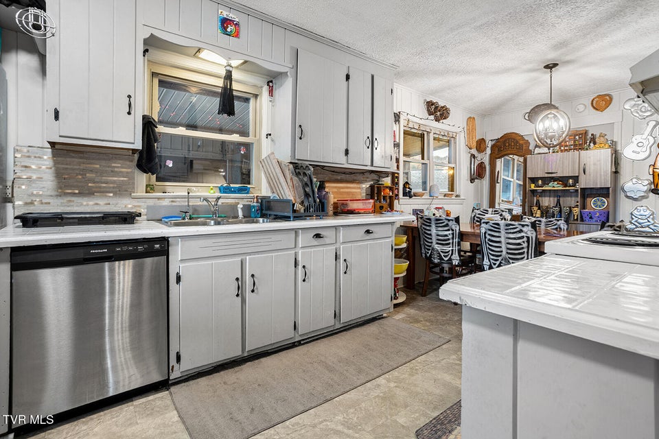 Photo #24: 200 Fairacres Drive