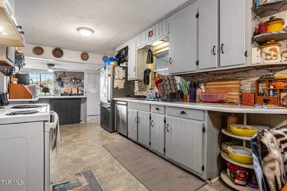 Photo #26: 200 Fairacres Drive