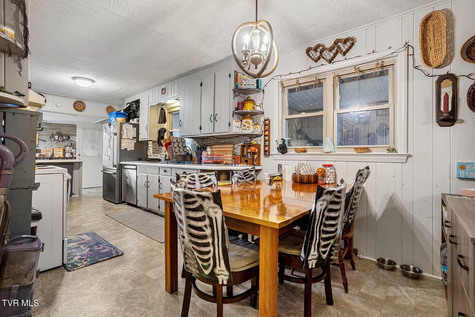 Photo #27: 200 Fairacres Drive