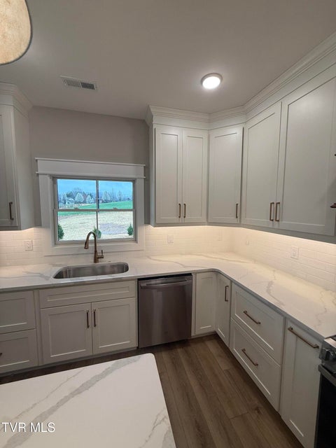 Photo #17: 304 Monroe Drive