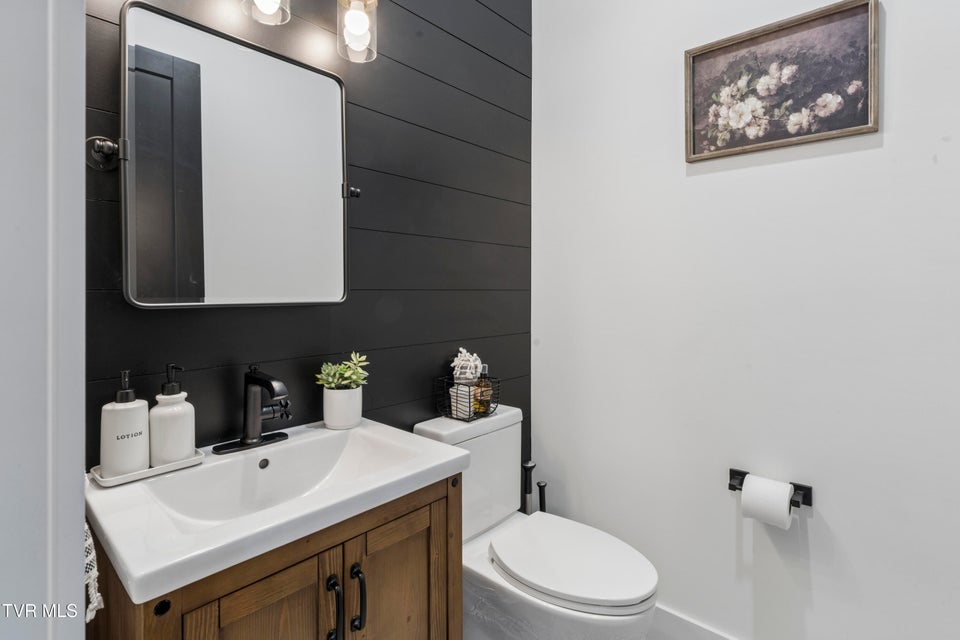 Photo #26: 133 Wake Robin Lane