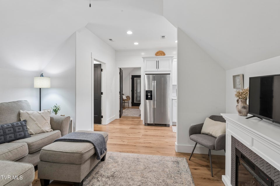 Photo #70: 133 Wake Robin Lane