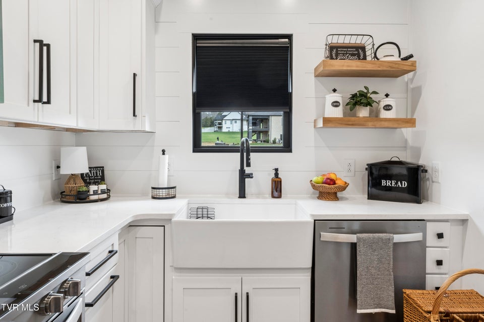 Photo #73: 133 Wake Robin Lane