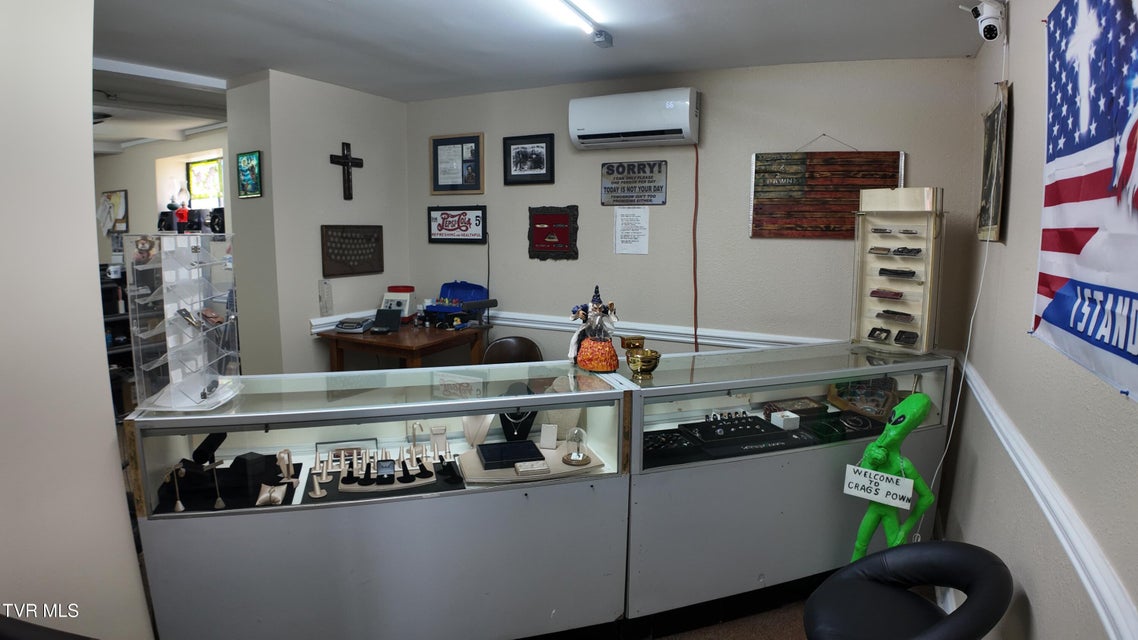 Photo #67: 1001 Roan Street