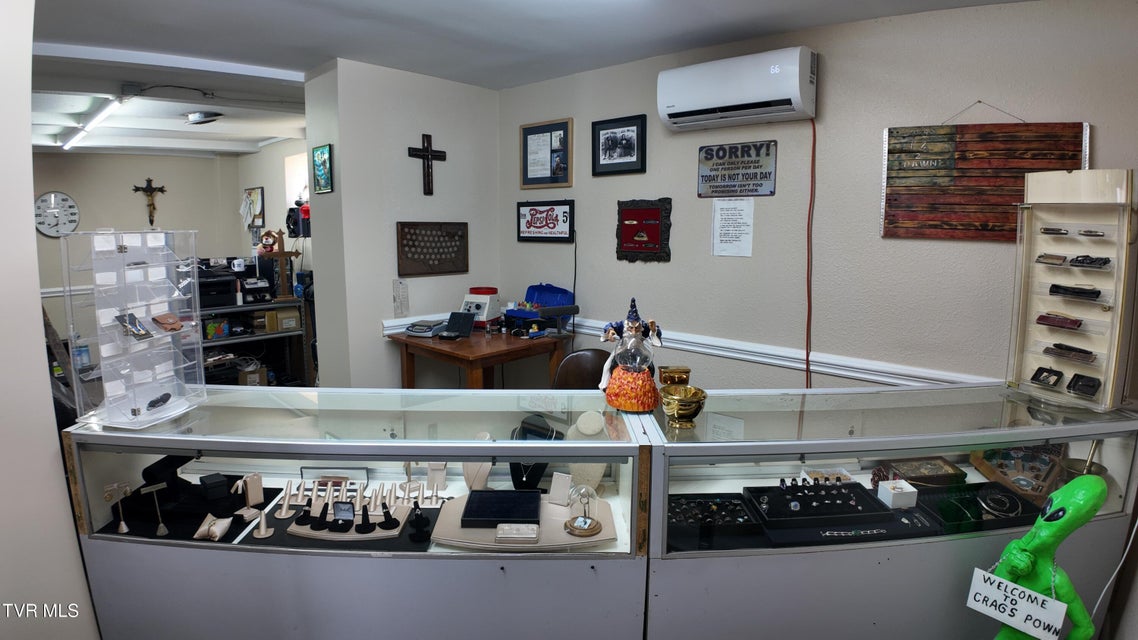 Photo #68: 1001 Roan Street