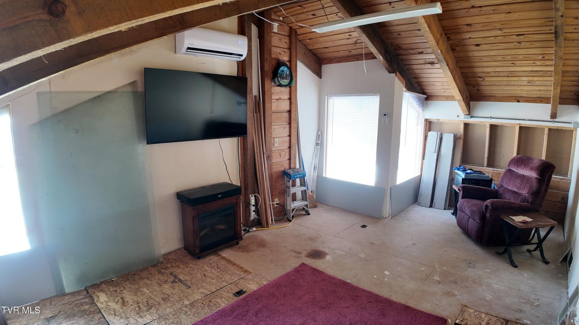 Photo #76: 1001 Roan Street