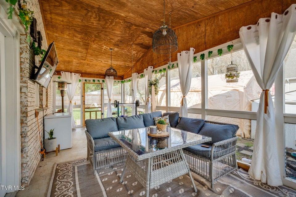 Photo #32: 2104 Miller Lane