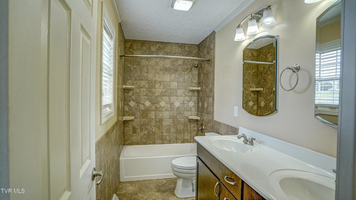 Photo #31: 417 Old Embreeville Road