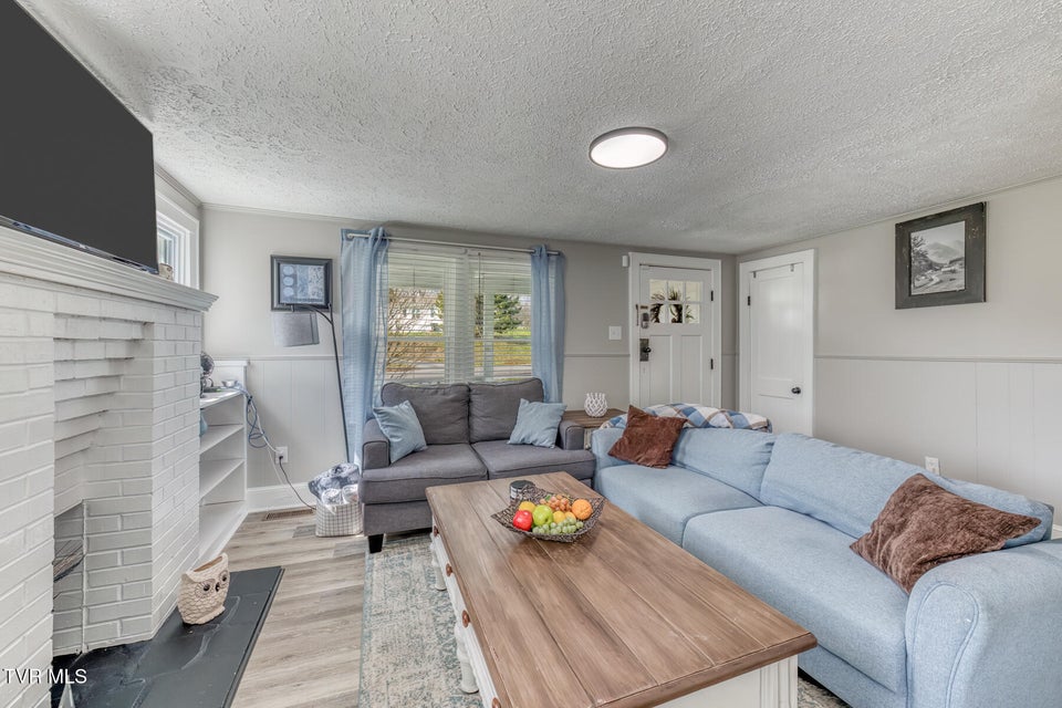 Photo #13: 176 Crescent Drive