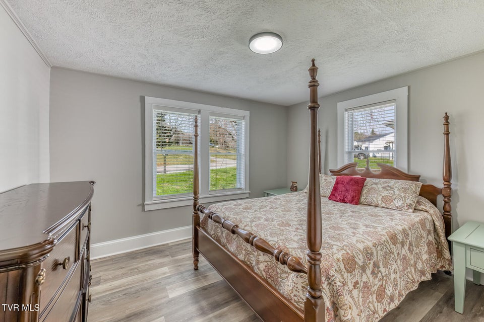 Photo #30: 176 Crescent Drive