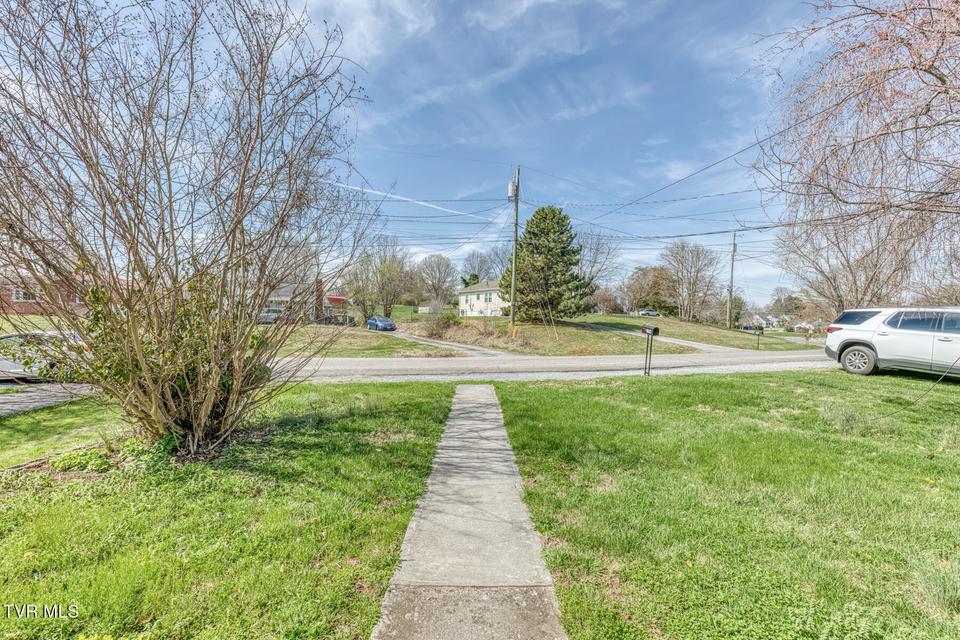 Photo #5: 176 Crescent Drive