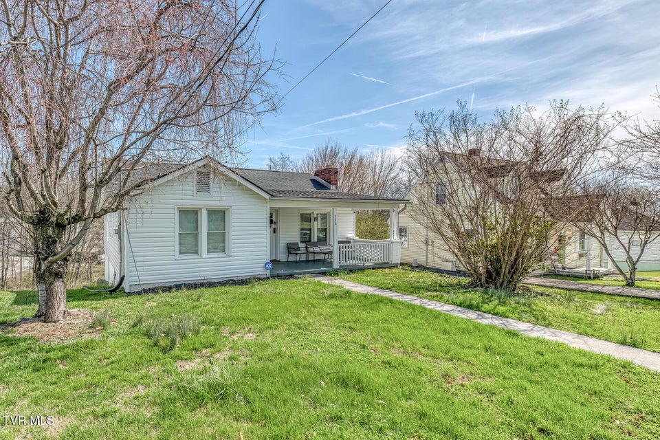 Photo #6: 176 Crescent Drive