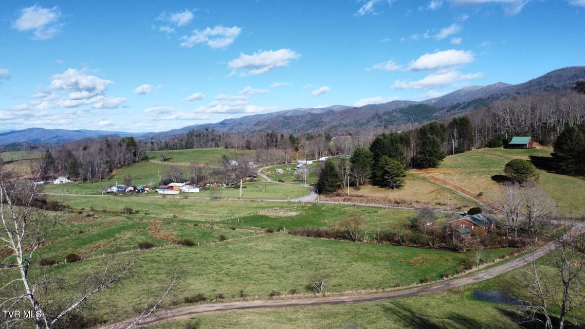 Photo #61: 958 Avery Branch Road