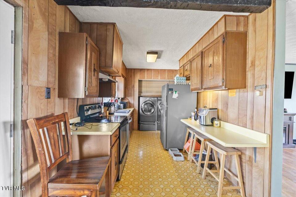 Photo #10: 208 Lynfield Road